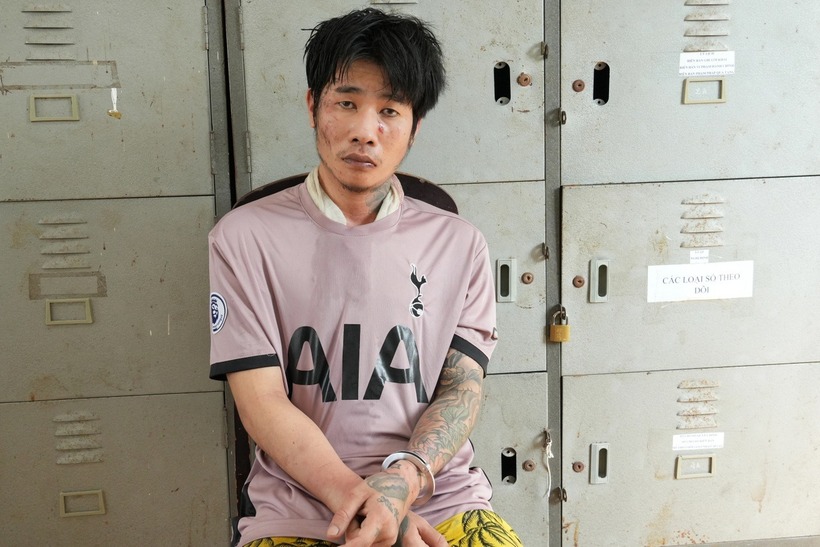 Đối tượng Nguyễn Minh Thảo tại cơ quan công an. Ảnh: Dân Trí.