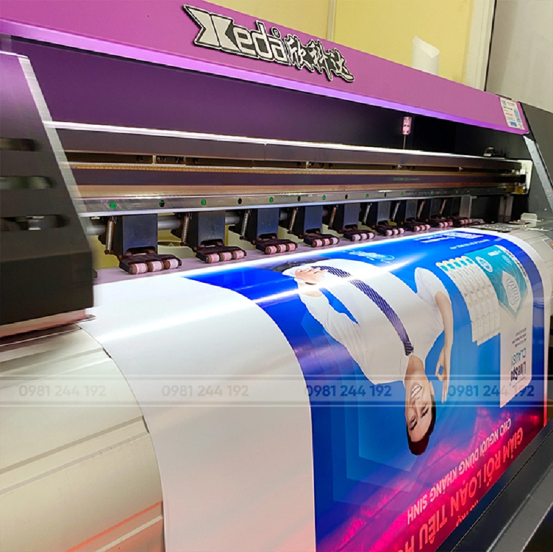 Standee giúp thu hút khách hàng ngay từ cái nhìn đầu tiên