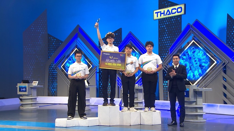 Thí sinh Đỗ Xuân Thái (THPT Phan Đình Phùng, Hà Nội) giành được vòng nguyệt quế với 265 điểm. Ảnh: Thời báo VTV