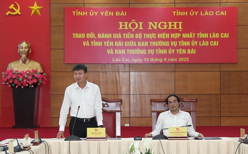 Đồng chí Trần Huy Tuấn Bí thư Tỉnh uỷ Yên Bái phát biểu tại Hội nghị