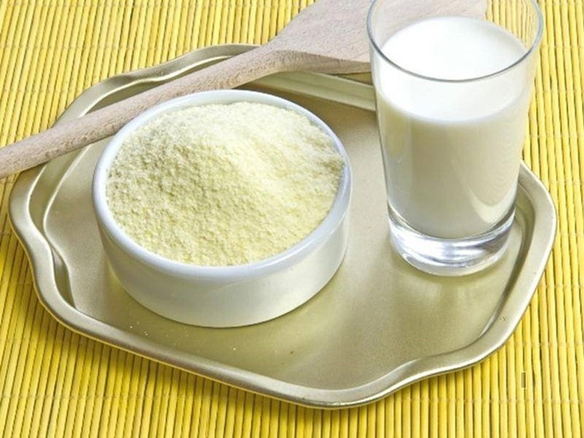 Sữa là nguồn dinh dưỡng quan trọng, đặc biệt với trẻ em – vì vậy, đừng ngần ngại đầu tư thời gian kiểm tra kỹ lưỡng. Ảnh minh họa