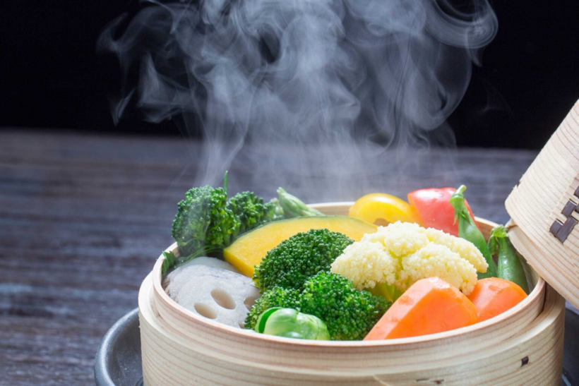 Một trong những lý do chính khiến món hấp được yêu thích là việc chế biến không sử dụng dầu mỡ.