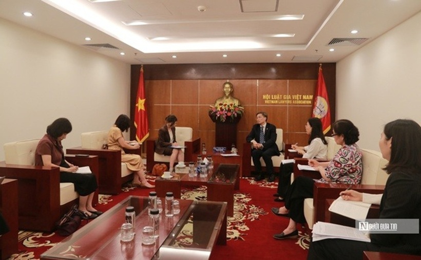 Quang cảnh buổi làm việc.