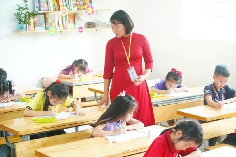 Chế độ giảm định mức tiết dạy đối với giáo viên kiêm nhiệm các công việc chuyên môn, công tác Đảng, đoàn thể... được quy định tại Điều 9, Điều 10 và Điều 11 Thông tư 05/2025. Ảnh minh họa: VTC News