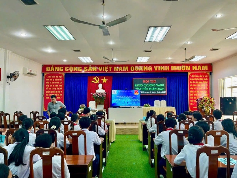 Đổi mới phương pháp tuyên truyền, xây dựng ý thức cho các em học sinh khi tham gia tìm hiểu pháp luật.