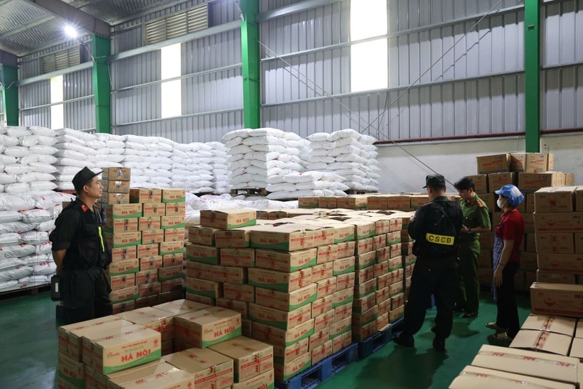 Cơ quan điều tra bước đầu xác định, Công ty TNHH Famimoto Việt Nam đã tiêu thụ ra thị trường 144 tấn dầu ăn, 118 tấn bột canh, 363 tấn hạt nêm giả.