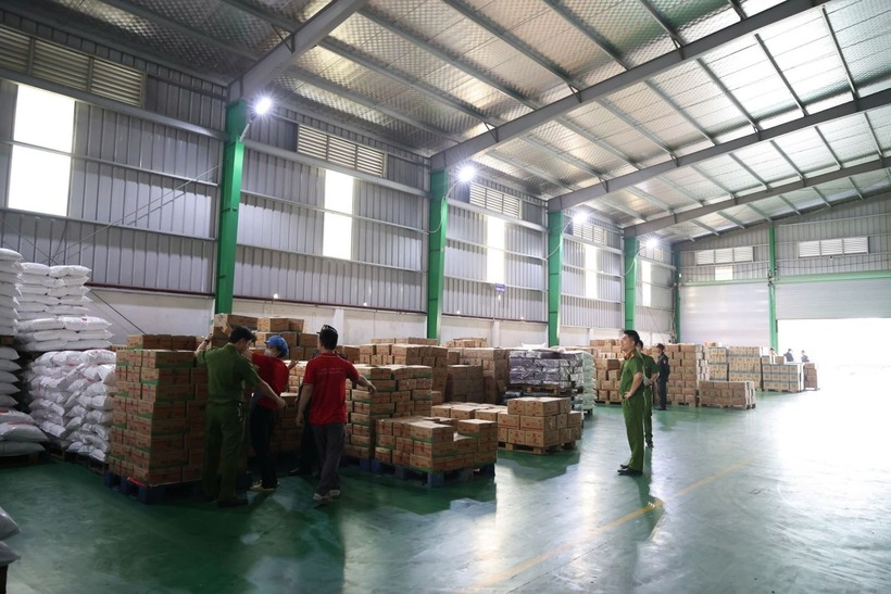 Theo kết quả trưng cầu giám định của Viện khoa học hình sự, Bộ Công an Giám định về thành phần, định lượng, định tính giá trị dinh dưỡng trong các sản phẩm mì chính, dầu ăn, bột canh cao cấp và hạt nêm nói trên do Công ty TNHH Famimoto Việt Nam đóng gói và sản xuất đều không đạt so với các chỉ tiêu Công ty công bố hoặc chỉ tiêu ghi trên nhãn sản phẩm.