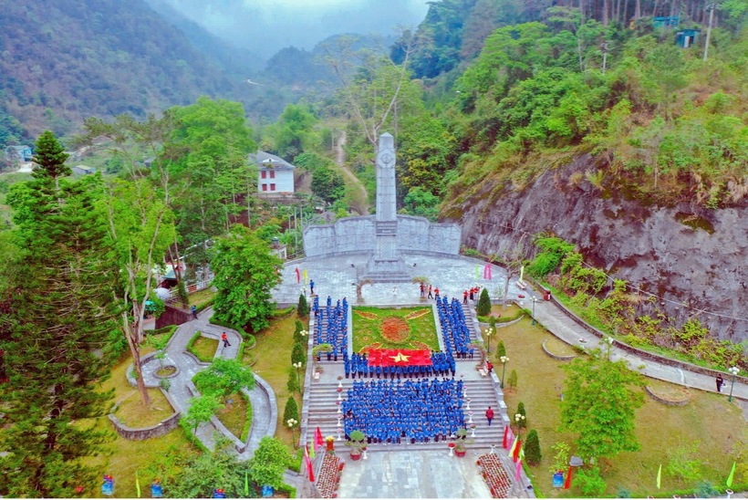 Bảo Việt Nhân thọ: Xác lập kỷ lục Việt Nam tại cột mốc Km 0 Đường Hồ Chí Minh (tỉnh Cao Bằng) – Lan tỏa hào khí Việt và khởi động Chương trình An sinh Giáo dục 2025 - 1