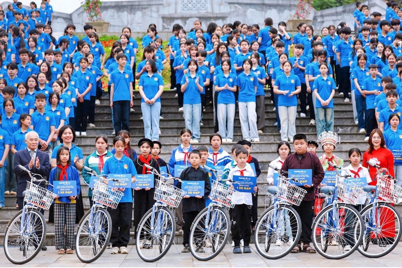 Bảo Việt Nhân thọ: Xác lập kỷ lục Việt Nam tại cột mốc Km 0 Đường Hồ Chí Minh (tỉnh Cao Bằng) – Lan tỏa hào khí Việt và khởi động Chương trình An sinh Giáo dục 2025 - 4