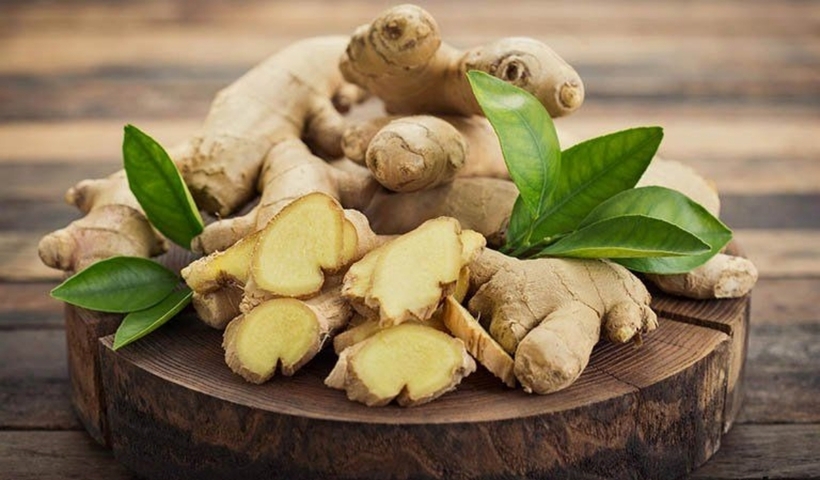 Gừng là nguyên liệu hoàn toàn tự nhiên nên bạn cần kiên trì thực hiện để thấy hiệu quả. Ảnh minh họa