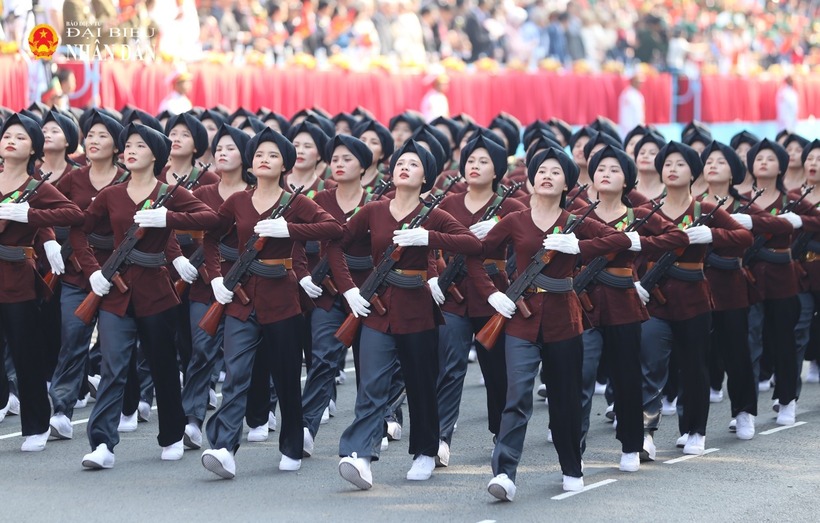Khối nữ Dân quân miền Bắc. Ảnh: Đại Biểu Nhân Dân