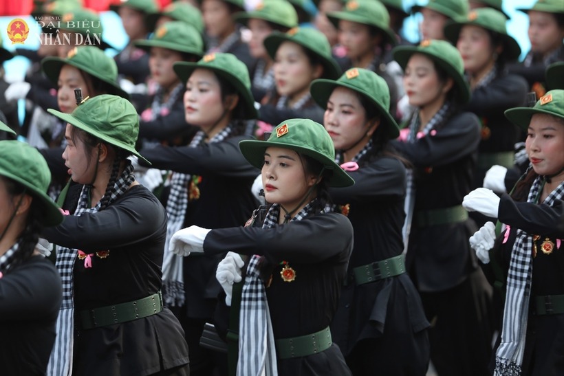 Khối nữ du kích miền Nam. Ảnh: Đại Biểu Nhân Dân
