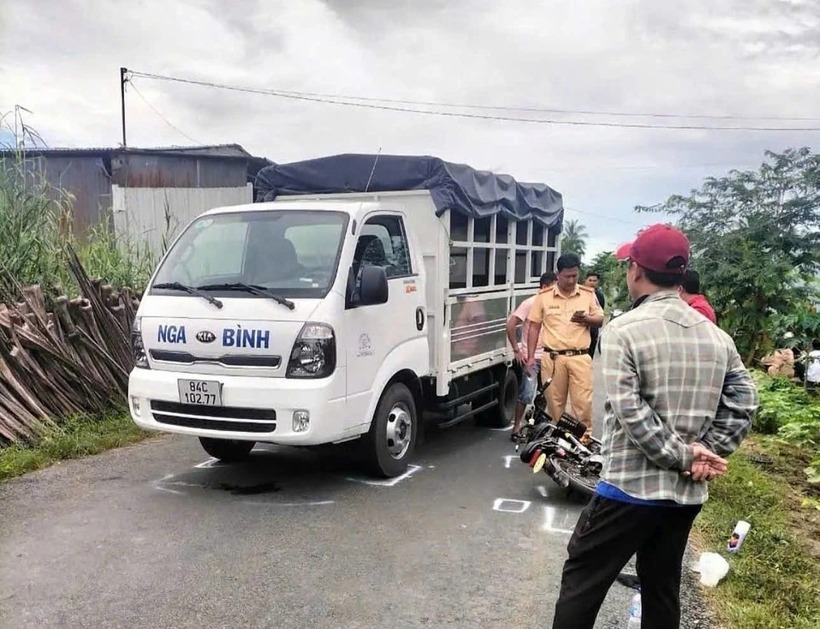 Hiện trường vụ tai nạn khiến nữ sinh tử vong. Ảnh: VietNamNet.