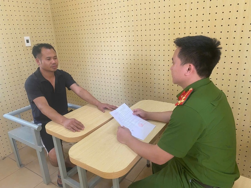 Hai người đàn ông bị tạm giữ vì đe dọa, cưỡng đoạt tiền của CSGT - 1