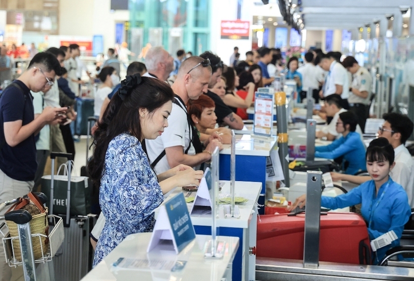 Từ 29/4 đến 4/5, tại các cảng hàng không, sân bay trong cả nước có hơn 12.61 nghìn lượt chuyến bay cất hạ cánh