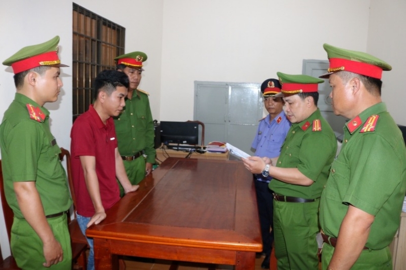 Khởi tố 2 cha con “vẽ” dự án nạo vét sông Cổ Chiên để lừa 10 tỷ đồng - 1