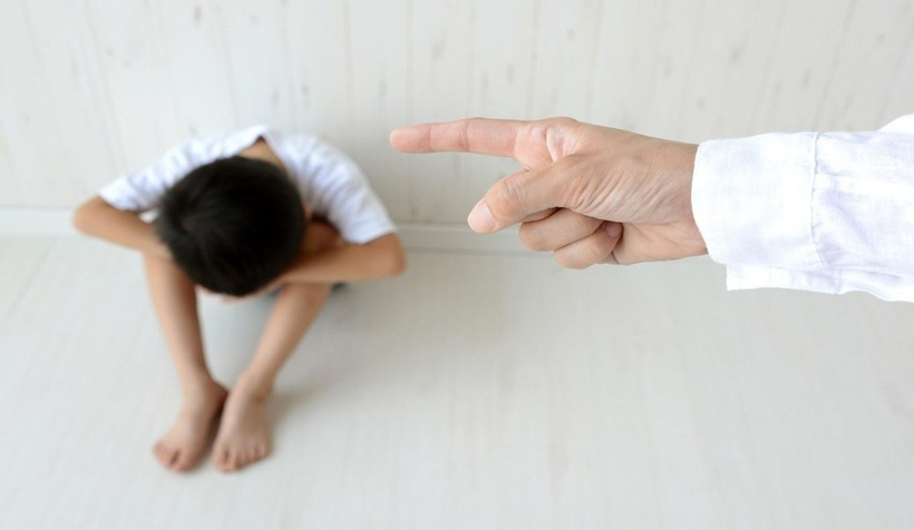 Tùy vào tính chất, mức độ vi phạm mà hành vi bạo lực trẻ em có thể bị xử phạt hành chính hoặc bị truy cứu trách nhiệm hình sự. (Ảnh minh họa)