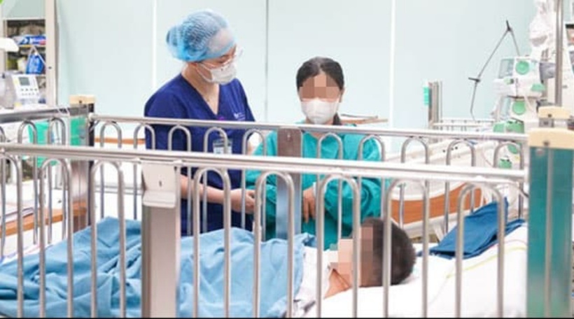 Hiện bé trai hoàn toàn tỉnh táo, sức khỏe ổn định, 100% chi phí điều trị của trẻ được BHYT chi trả.