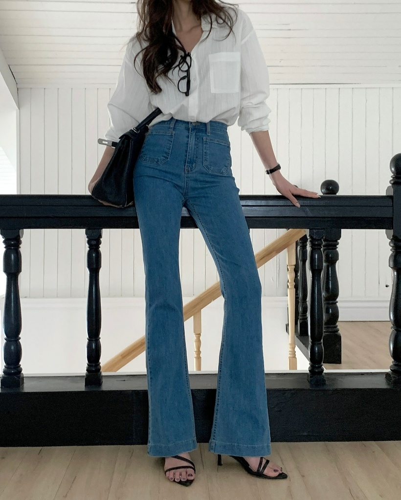 Sandal quai chéo có nhiều biến tấu về màu sắc.