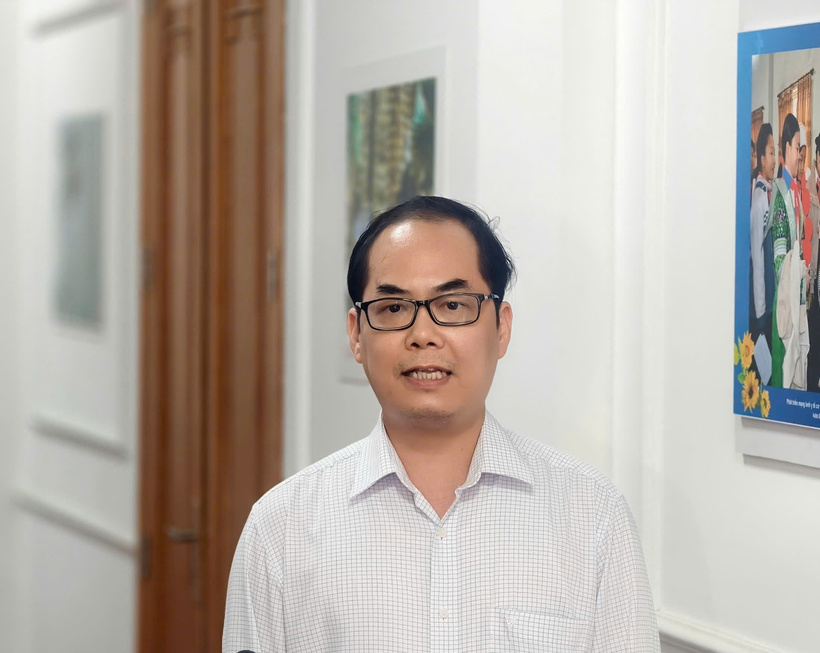 Tiến sĩ Tạ Mạnh Hùng, Phó Cục trưởng Cục Quản lý Dược