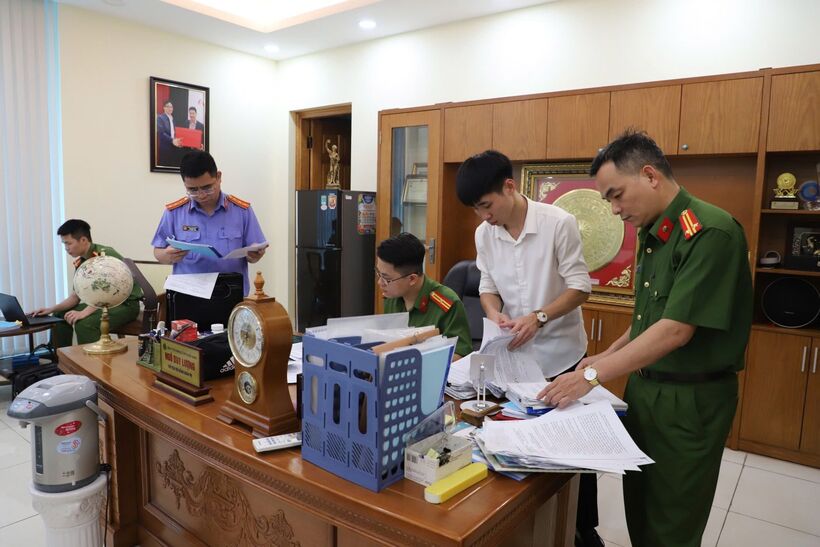 Cơ quan Cảnh sát điều tra Công an tỉnh Bắc Giang khám xét tại phòng làm việc của bị can Ngô Duy Lượng