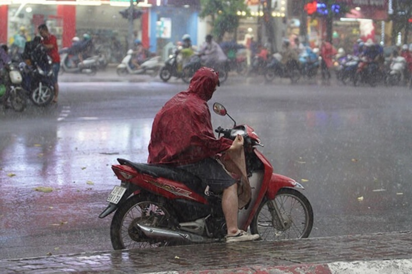 Nắng nóng diện rộng ở Bắc và Trung Bộ sắp chấm dứt do không khí lạnh tràn về, nhiều khu vực tại đây sẽ có mưa to. Ảnh minh hoạ.