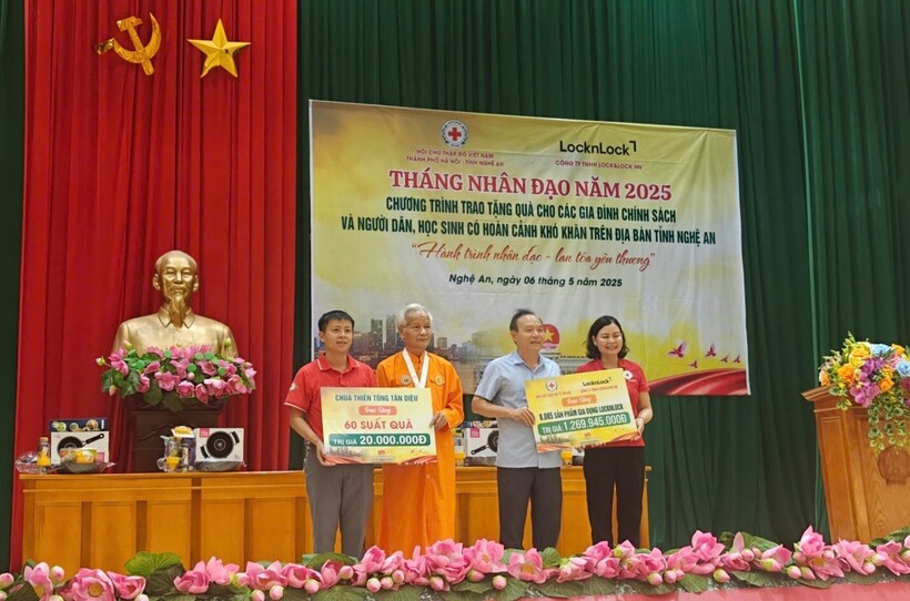 Phật tử miền trung Chùa Thiền Tông Tân Diệu và Hội Chữ thập đỏ Hà Nội chung tay hỗ trợ người nghèo tại Hà Tĩnh và Nghệ An - 4