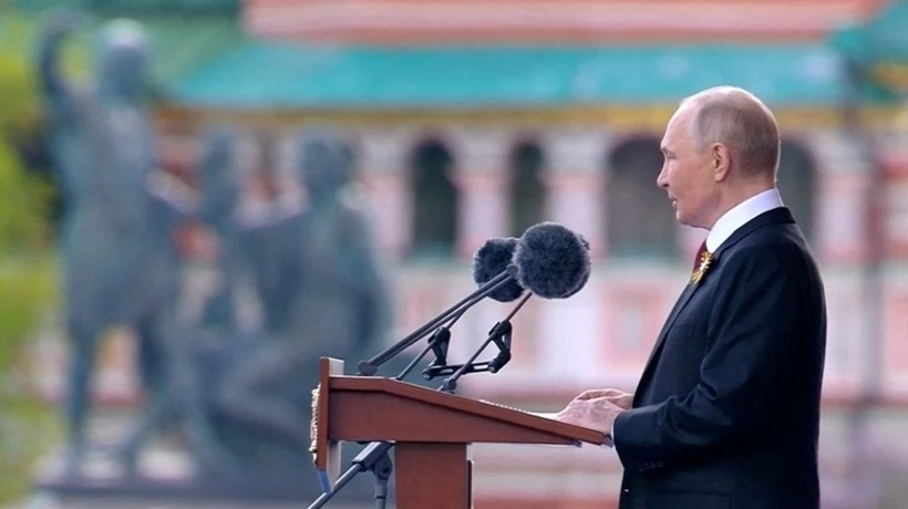 Tổng thống Nga Vladimir Putin phát biểu tại lễ duyệt binh. Ảnh: Tri Thức