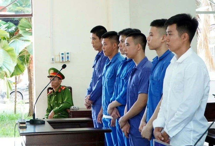 6 cầu thủ CLB Bà Rịa - Vũng Tàu nhận 38 năm tù vì "bán độ". Ảnh: Báo Tuổi trẻ.