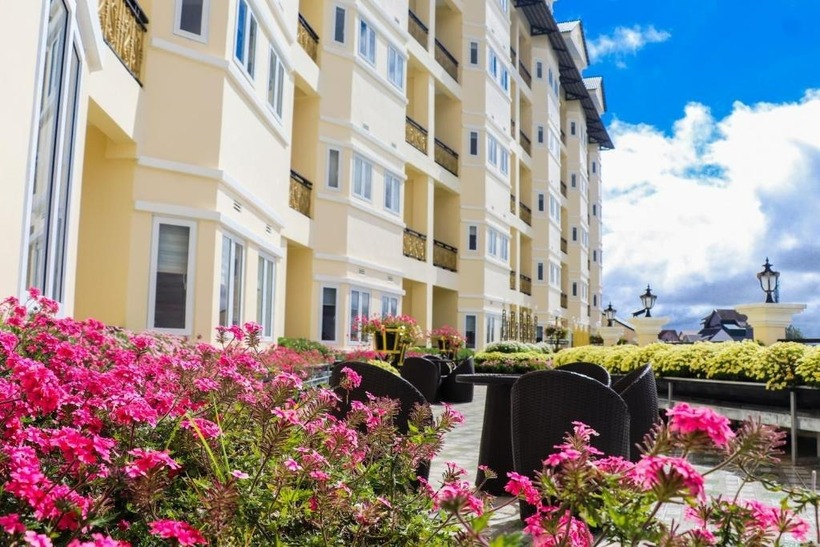 Ladalat Hotel có view thung lũng có không gian rộng rãi, khung cảnh đẹp.