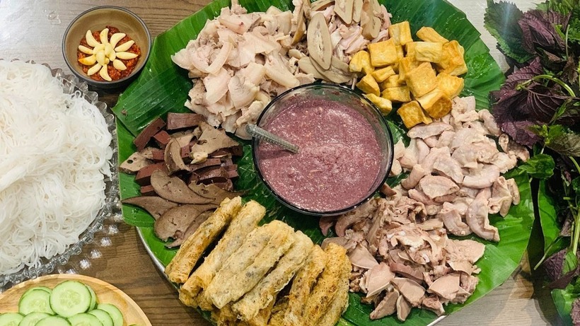 Nhắc đến ẩm thực Hà Nội, không thể bỏ qua món bún đậu mắm tôm "quốc dân".