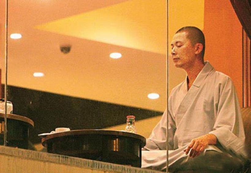 Hà Bửu Sinh lên Bảo Lâm thiền tự trên Đại Tự Sơn (Hong Kong), lấy pháp danh là Đạo Sinh.
