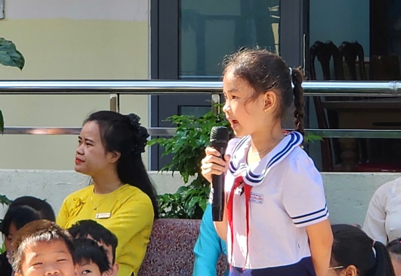 Nhiều học sinh không ngại chia sẻ về những thắc mắc của mình liên quan đến Luật Trẻ em.