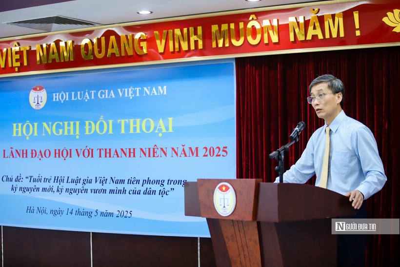 Bí thư Đảng ủy, Chủ tịch Hội Luật gia Việt Nam Nguyễn Khánh Ngọc phát biểu tại đối thoại.
