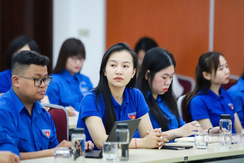 Các đại biểu dự chương trình đối thoại.