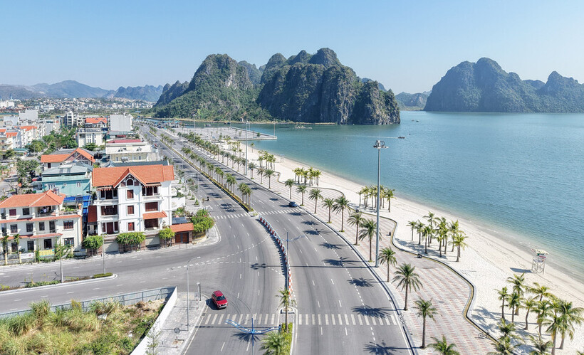 Thị trường căn hộ cao tầng Hạ Long trầm lắng suốt hai năm qua, dù hạ tầng và du lịch không ngừng phát triển. Ảnh: TTXVN