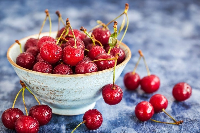Giống như trái chuối, cherry cũng có thể giúp bạn giảm cơn co cơ hoặc chuột rút kinh nguyệt.