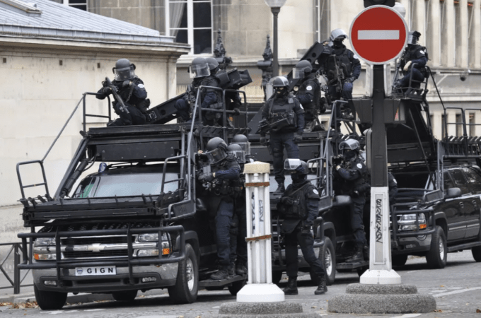 Lực lượng đặc nhiệm Hiến binh quốc gia Pháp (GIGN) đã tham gia giải cứu vợ chồng David Balland.