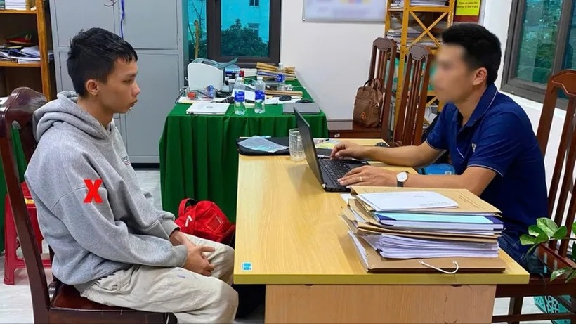 Công an tỉnh Lâm Đồng bắt giữ Nguyễn Duy Quang. (Ảnh: Công an tỉnh Lâm Đồng)