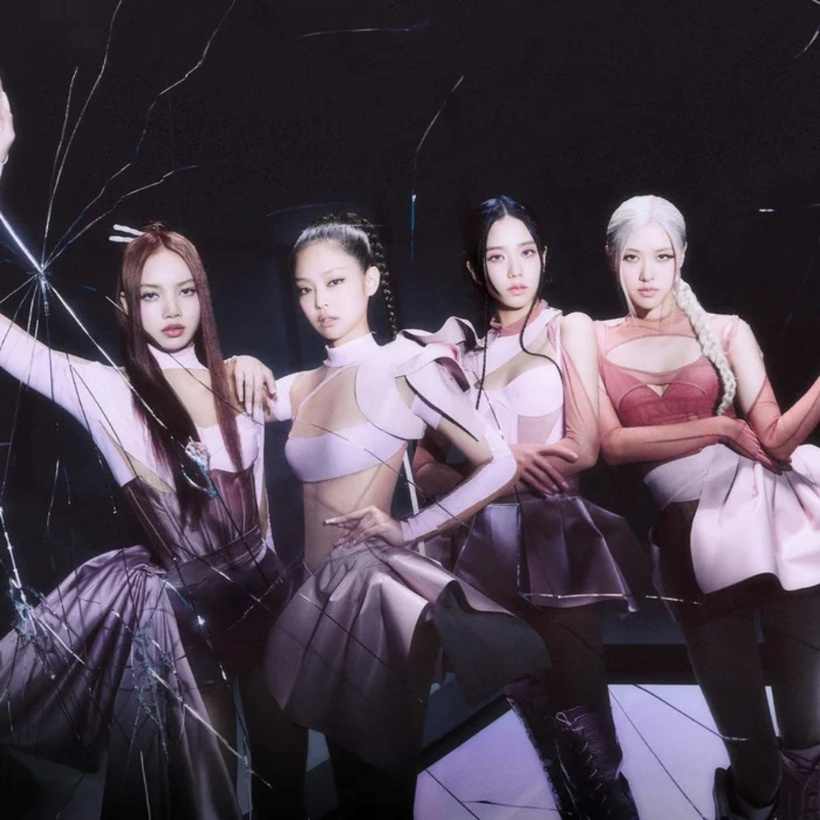 Ngoài World Tour, BLACKPINK sẽ phát hành một album phòng thu hoàn toàn mới.