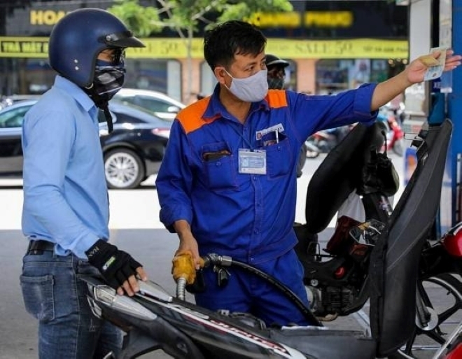 Tại sao tài xế mới thường đổ xăng vào buổi sáng và tối là thắc mắc chung của nhiều người.