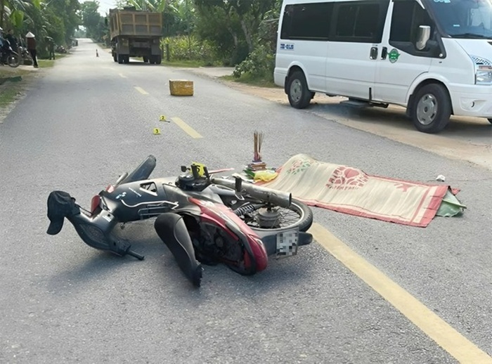 Hiện trường xảy ra vụ tai nạn. Ảnh: Báo Người lao động.