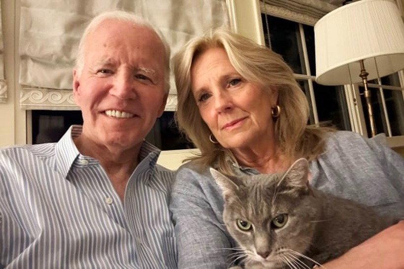 Cựu Tổng thống Mỹ Joe Biden và vợ Jill Biden trong bức ảnh đăng trên mạng xã hội ngày 19/5. Ảnh: X.