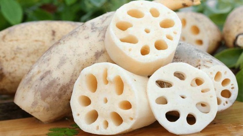 Vị ngọt thanh tao của củ sen được ví von như “hạt dẻ nước”.