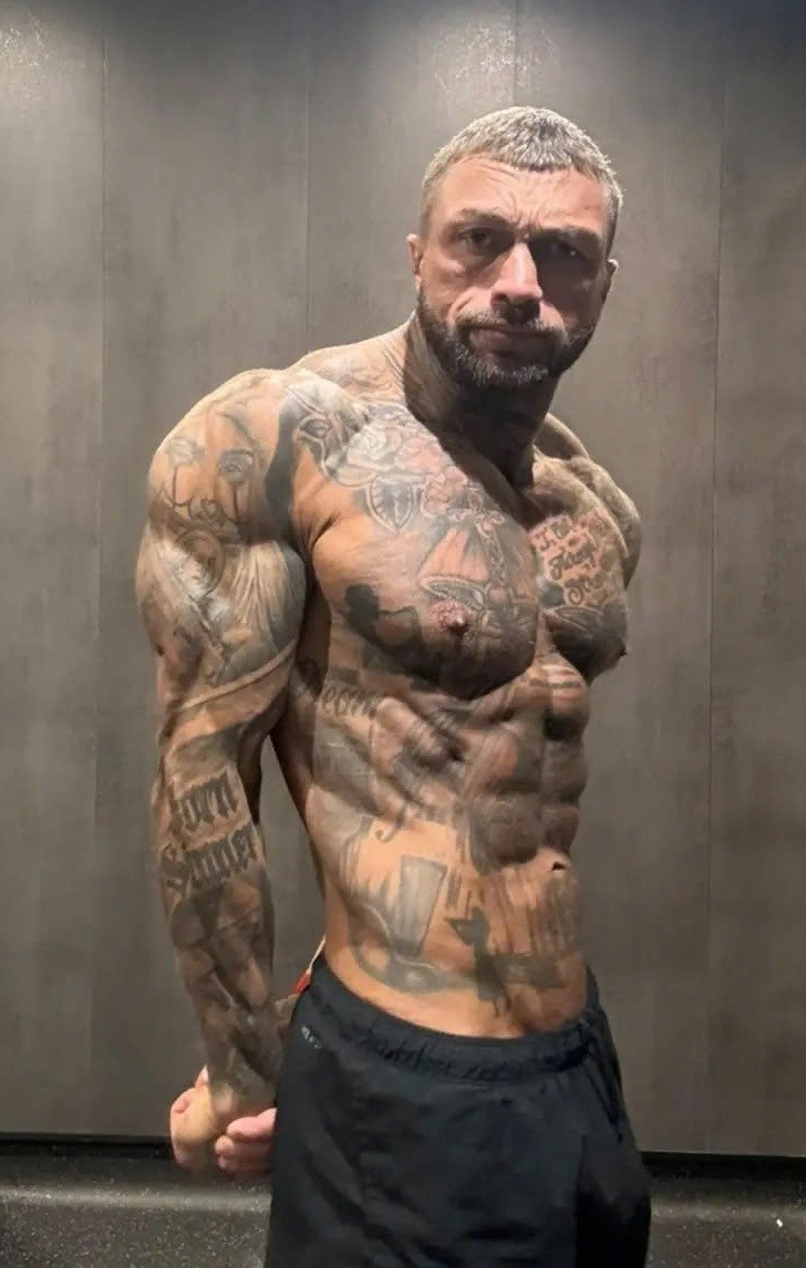 Wilkinson dần "nghiện" steroid.