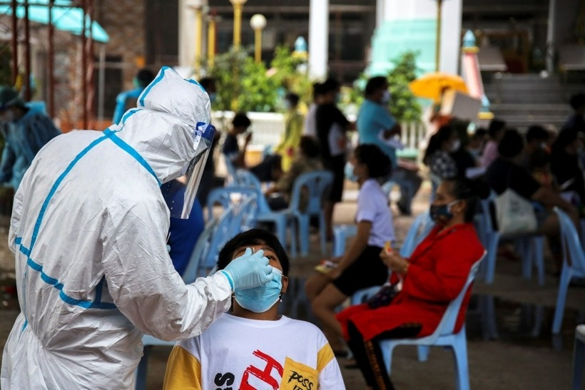 Biến thể XEC tại Thái Lan "lây lan nhanh gấp 7 lần bệnh cúm". Ảnh minh họa: Reuters