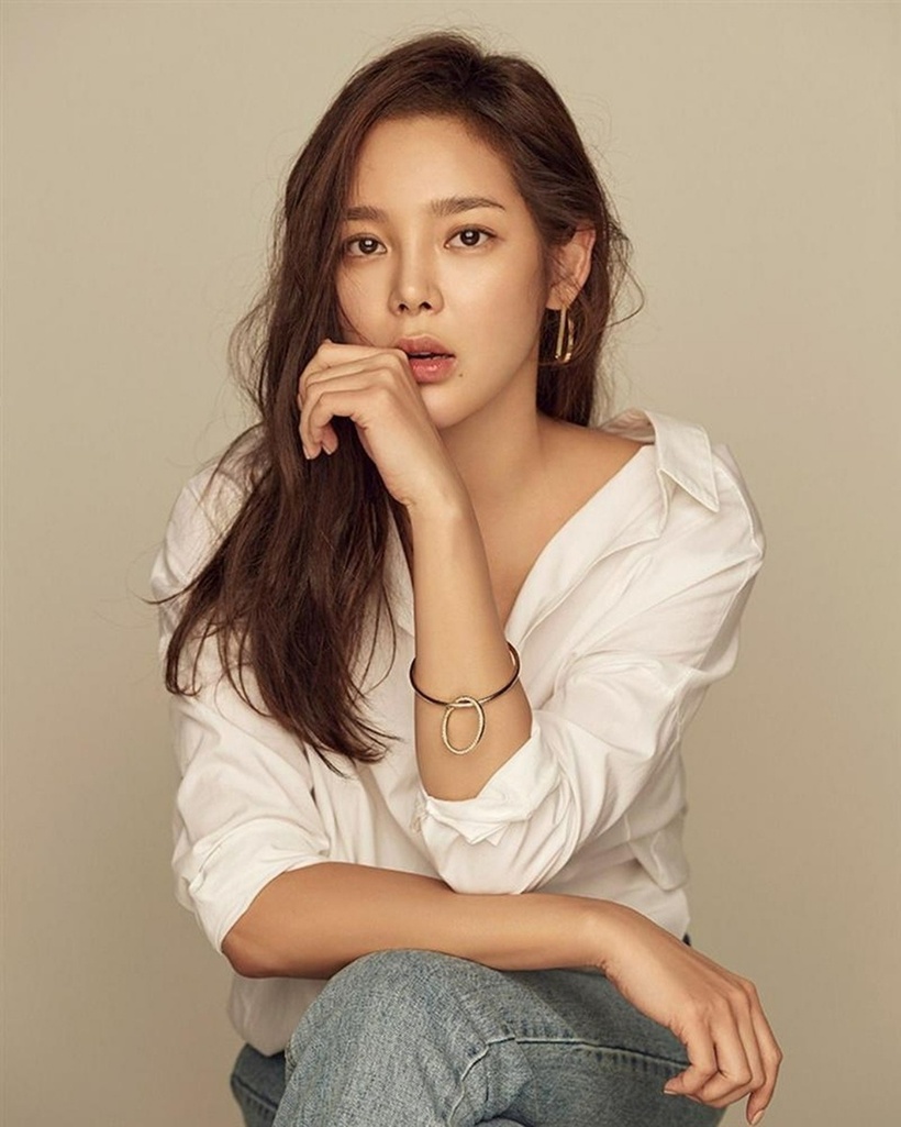 Sự nghiệp Park Shi Yeon tuột dốc, hôn nhân tan vỡ sau scandal gây chấn động.