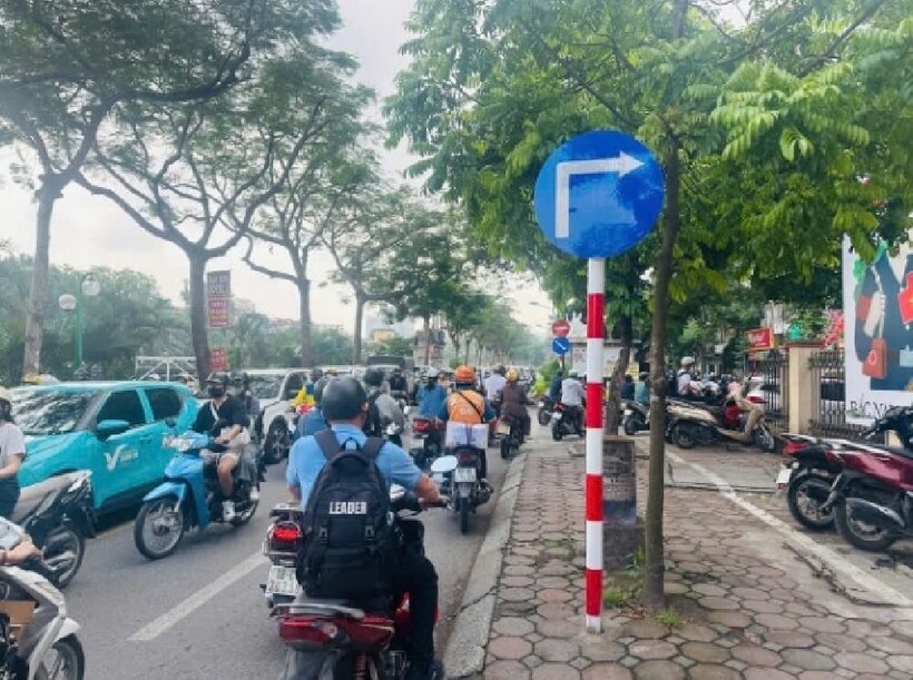 Đường Nguyễn Ngọc Vũ, đoạn điều chỉnh tổ chức giao thông.