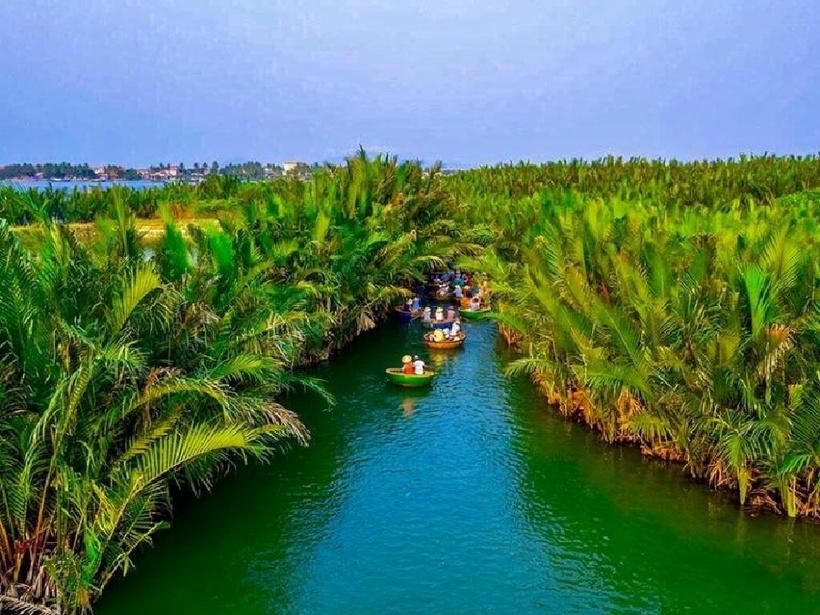 Khi có ý định đi du lịch bằng xe máy, hãy cùng nhau bàn bạc, lên kế hoạch cụ thể về lịch trình, địa điểm.