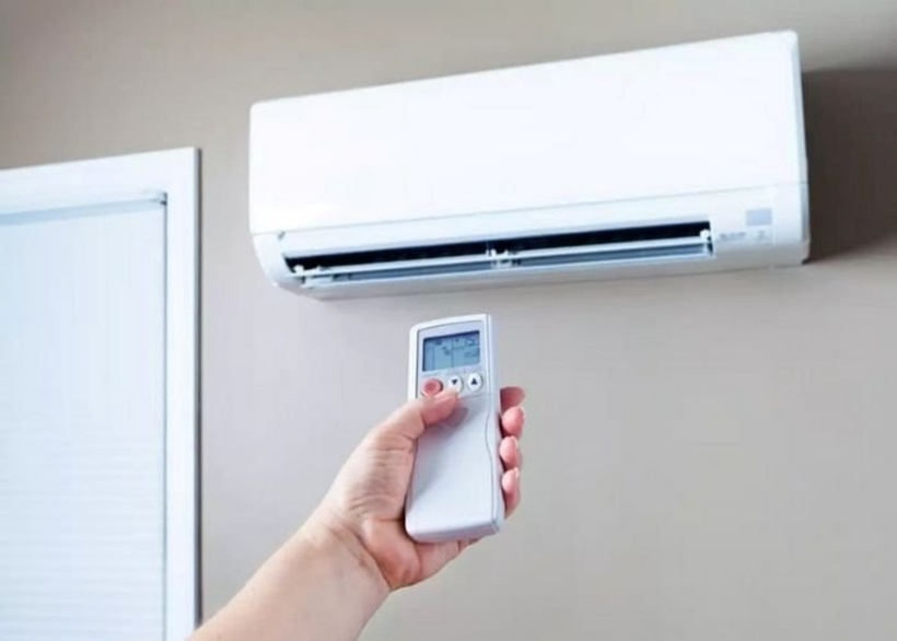 Bạn nên đặt nhiệt độ điều hòa ở mức 24-27 độ, vừa duy trì không khí thoải mái, vừa tốt cho sức khỏe. Ảnh minh họa